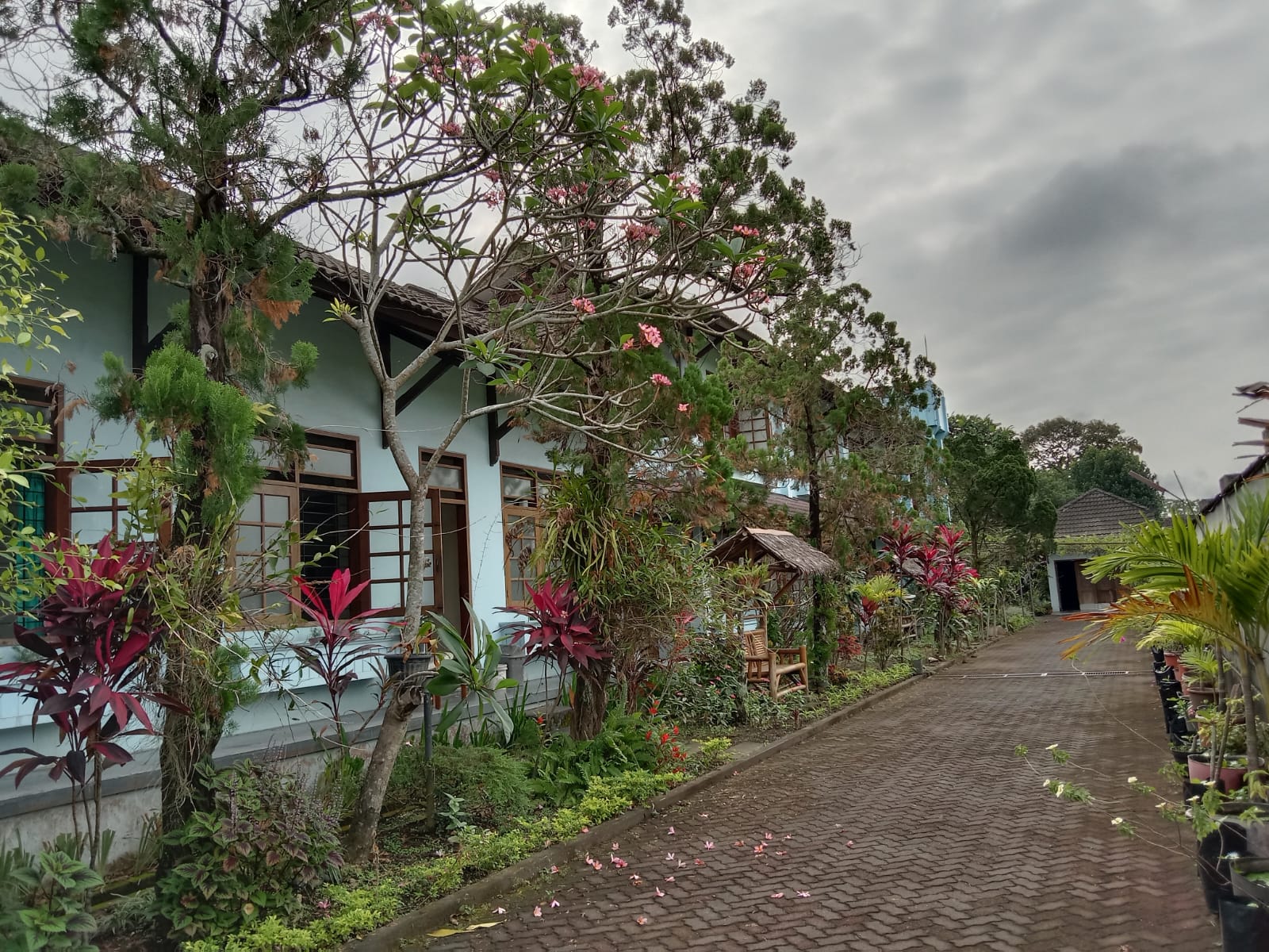 Kom. Roh Suci